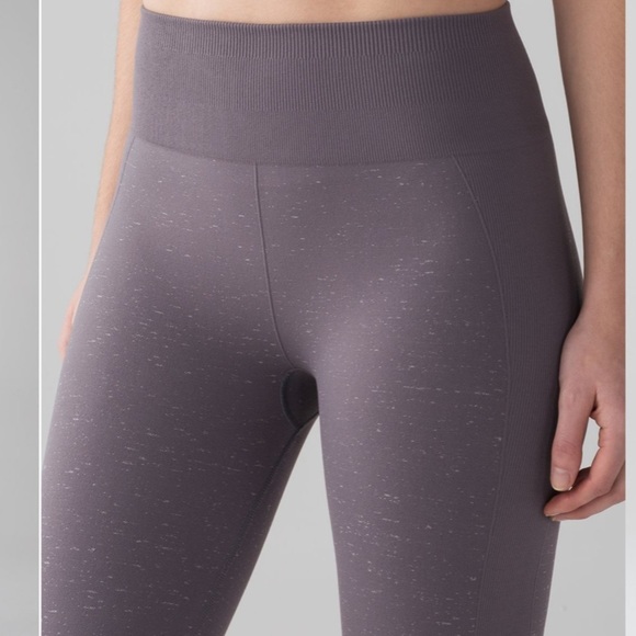 Lululemon Free To Flow Crop (17") Magnum / White - Picture 13 of 14